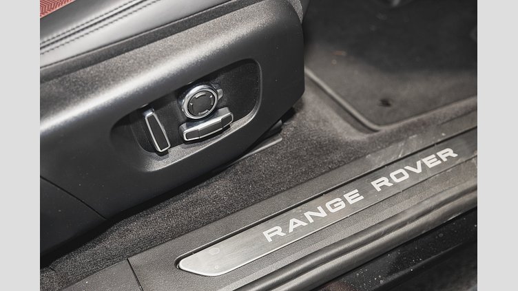 2024 Approved Land Rover Range Rover Evoque Santorini Black Ingenium 2,0 litre 4-cylinder 249PS Turbocharged Petrol DYNAMIC HSE P250
