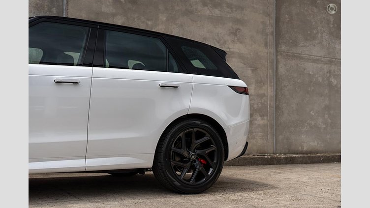 2024 Approved Land Rover Range Rover Sport Ostuni Pearl White D300 Diesel Mild Hybrid Standard Wheelbase Dynamic SE