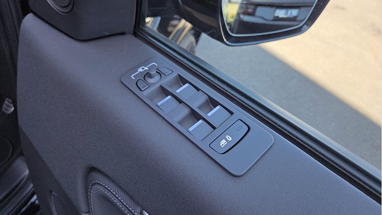 2025 Approved Land Rover Discovery Sport Santorini Black P250 P250 Dynamic SE