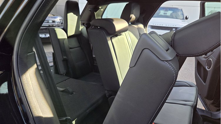 2025 Approved Land Rover Discovery Sport Santorini Black P250 P250 Dynamic SE
