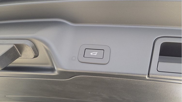 2025 Approved Land Rover Range Rover Evoque Fuji White P250 Petrol Mild Hybrid P250 Dynamic SE