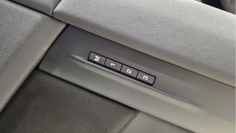2025 Approved Land Rover Range Rover Evoque Fuji White P250 Petrol Mild Hybrid P250 Dynamic SE