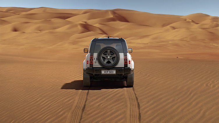 2024 Approved Land Rover Defender 110 Hakuba Silver D300 AWD AUTOMATIC X-DYNAMIC SE