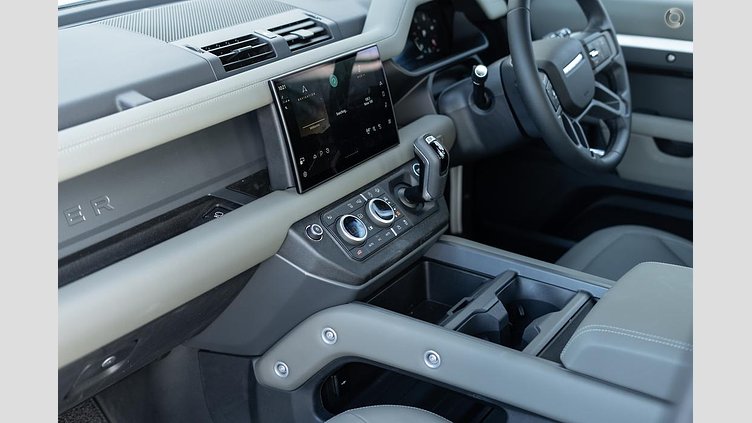 2025 Approved Land Rover Defender 110 Fuji White D350 Diesel Mild Hybrid X-Dynamic SE