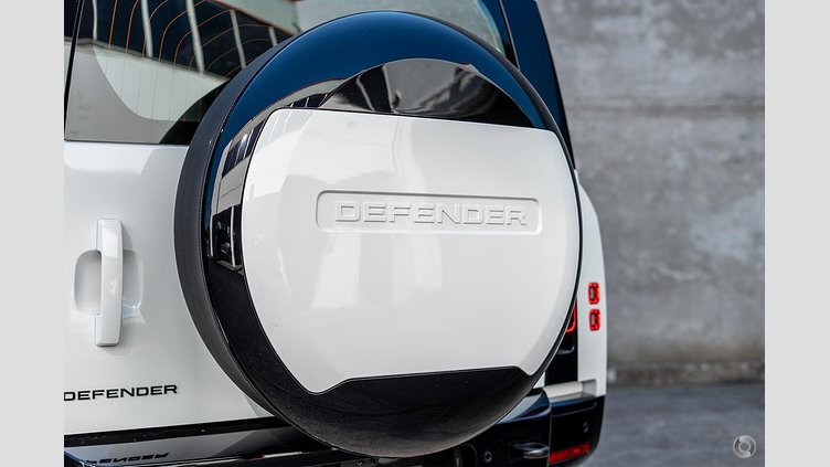 2025 Approved Land Rover Defender 110 Fuji White D350 Diesel Mild Hybrid X-Dynamic SE