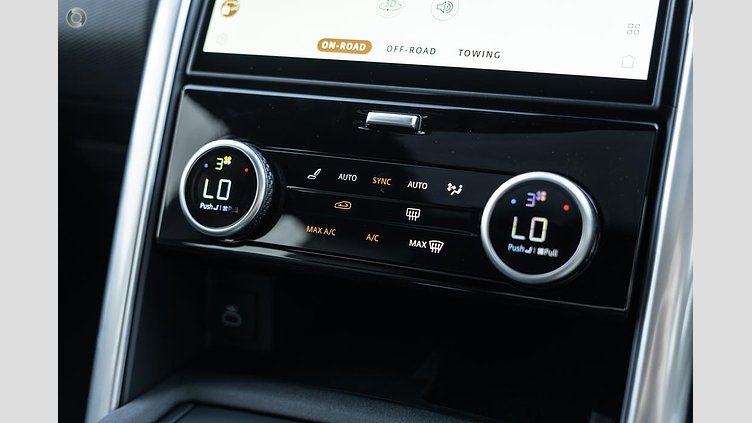 2024 Approved Land Rover Discovery Fuji White D300 Diesel Mild Hybrid Standard Wheelbase Dynamic SE