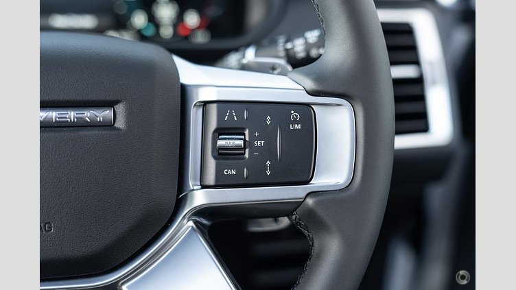 2024 Approved Land Rover Discovery Fuji White D300 Diesel Mild Hybrid Standard Wheelbase Dynamic SE