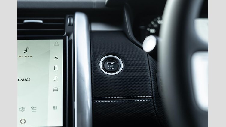 2024 Approved Land Rover Discovery Fuji White D300 Diesel Mild Hybrid Standard Wheelbase Dynamic SE