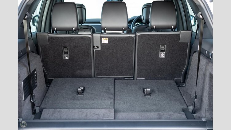 2024 Approved Land Rover Discovery Fuji White D300 Diesel Mild Hybrid Standard Wheelbase Dynamic SE
