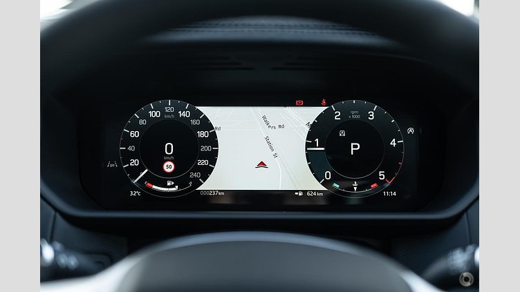 2024 Approved Land Rover Discovery Fuji White D300 Diesel Mild Hybrid Standard Wheelbase Dynamic SE