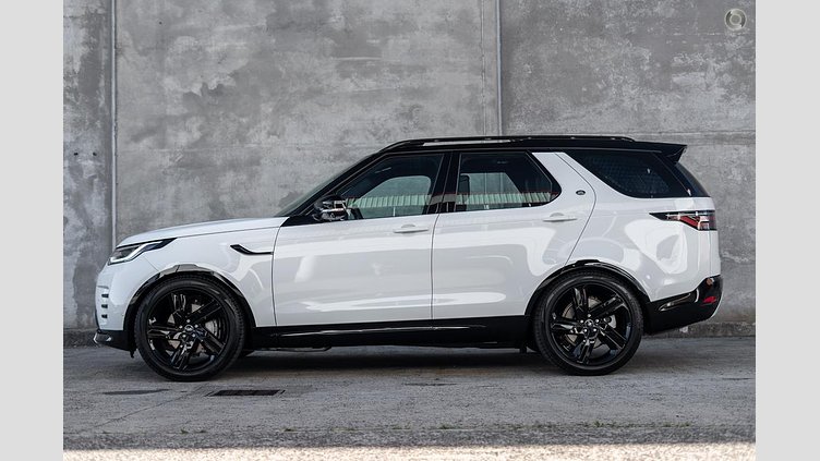 2024 Approved Land Rover Discovery Fuji White D300 Diesel Mild Hybrid Standard Wheelbase Dynamic SE