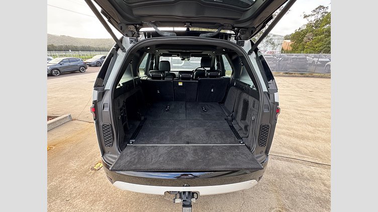 2021 Approved Land Rover Discovery Fuji White D300 AWD AUTOMATIC R-DYNAMIC S