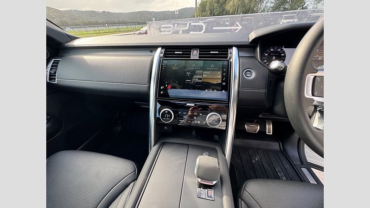 2021 Approved Land Rover Discovery Fuji White D300 AWD AUTOMATIC R-DYNAMIC S