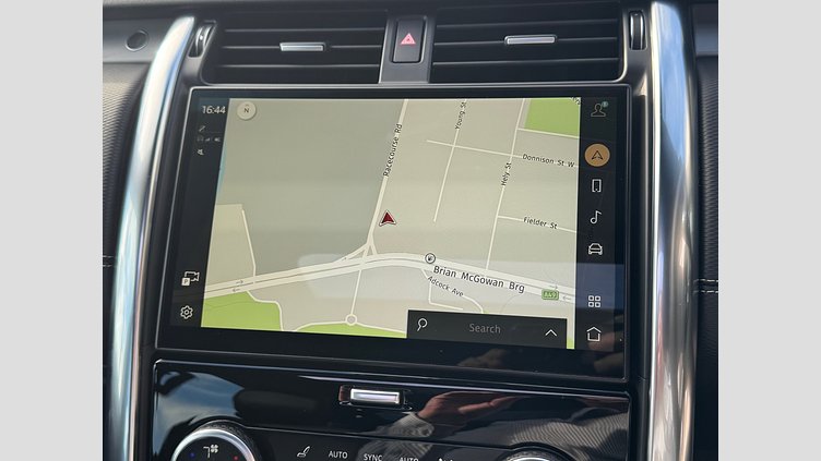 2021 Approved Land Rover Discovery Fuji White D300 AWD AUTOMATIC R-DYNAMIC S