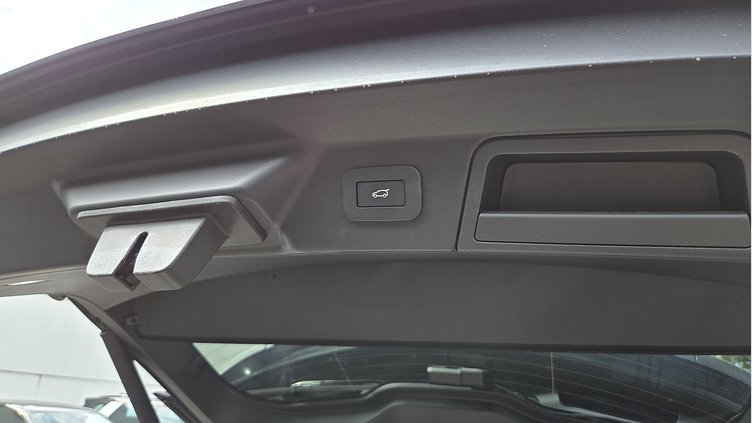 2024 Approved Land Rover Range Rover Velar Zadar Grey P400e Petrol Plug-in Hybrid P400e Dynamic HSE