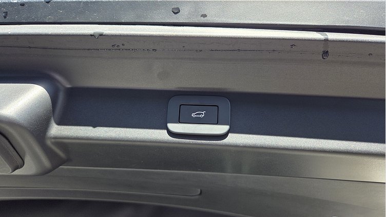 2024 Approved Land Rover Range Rover Sport Ostuni Pearl White P460e Petrol Plug-in Hybrid P460e Dynamic SE