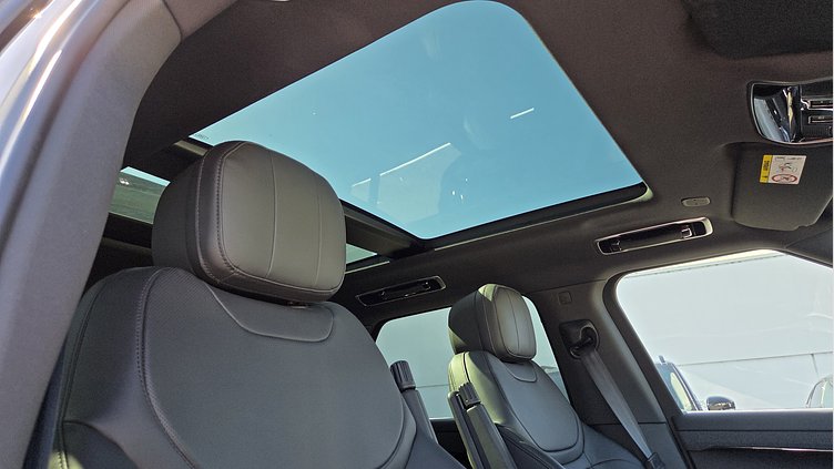 2024 Approved Land Rover Range Rover Sport Ostuni Pearl White P460e Petrol Plug-in Hybrid P460e Dynamic SE