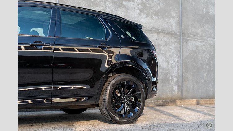 2025 Approved Land Rover Discovery Sport Santorini Black P250 Standard Wheelbase Dynamic SE