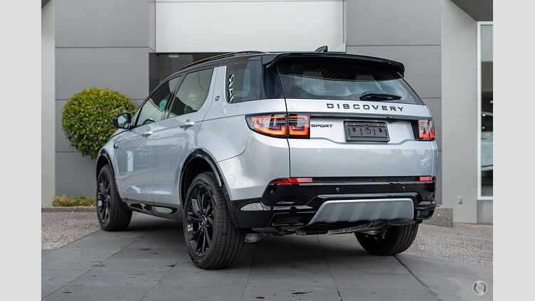 2024 New Land Rover Discovery Sport Hakuba Silver P250 Standard Wheelbase Dynamic SE