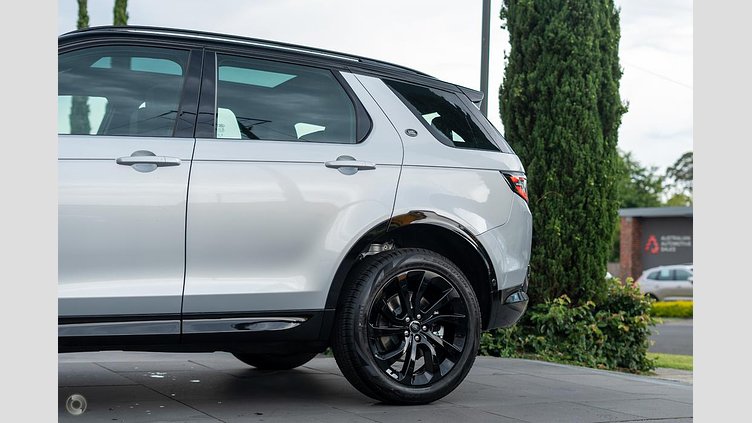 2024 New Land Rover Discovery Sport Hakuba Silver P250 Standard Wheelbase Dynamic SE