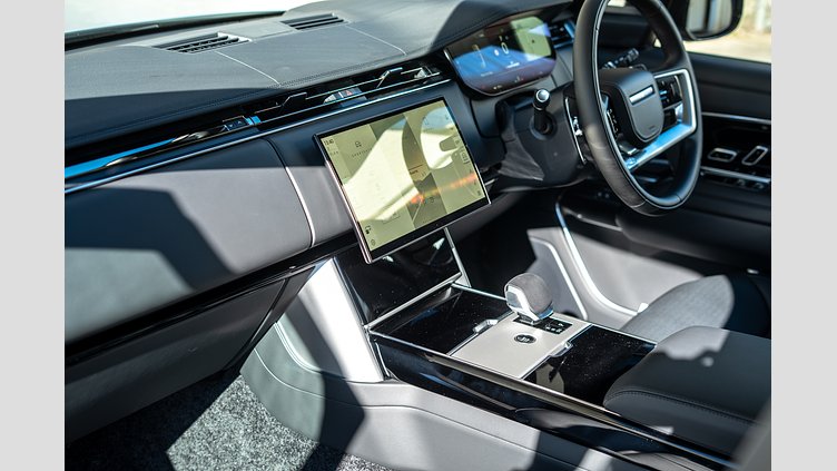2025 New Land Rover Range Rover Hakuba Silver P530 Petrol Mild Hybrid Standard Wheelbase HSE