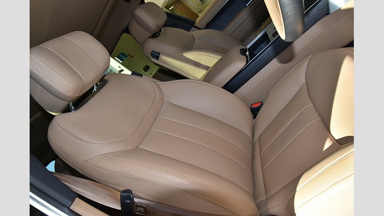 2025 New Land Rover Range Rover Santorini Black D350 Diesel Mild Hybrid Long Wheelbase Seven Seats Autobiography