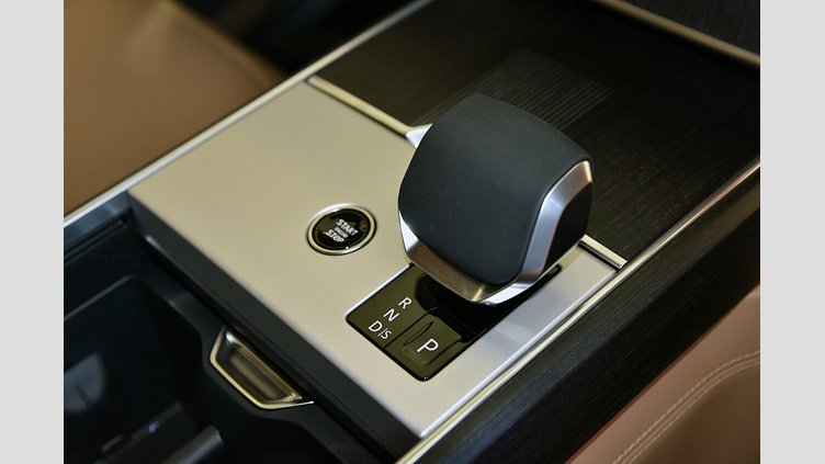 2025 New Land Rover Range Rover Santorini Black D350 Diesel Mild Hybrid Long Wheelbase Seven Seats Autobiography