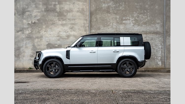 2025 Approved Land Rover Defender 110 Fuji White D350 Diesel Mild Hybrid X-Dynamic SE