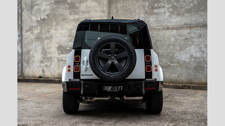 2025 Approved Land Rover Defender 110 Fuji White D350 Diesel Mild Hybrid X-Dynamic SE