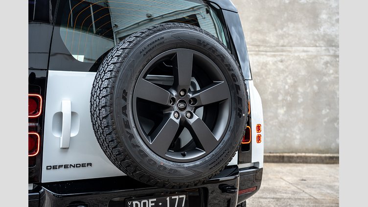 2025 Approved Land Rover Defender 110 Fuji White D350 Diesel Mild Hybrid X-Dynamic SE