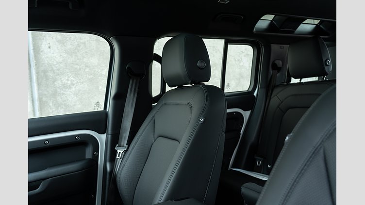 2025 Approved Land Rover Defender 110 Fuji White D350 Diesel Mild Hybrid X-Dynamic SE