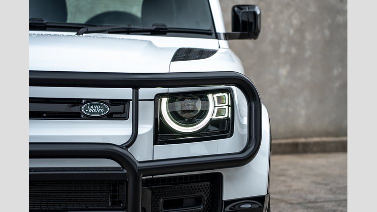 2025 Approved Land Rover Defender 110 Fuji White D350 Diesel Mild Hybrid X-Dynamic SE