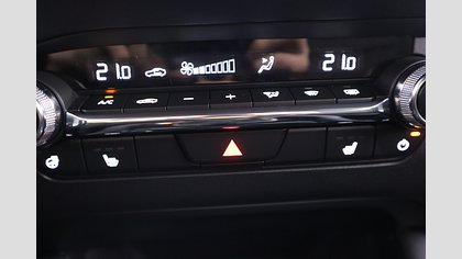 2025 Uusi Mazda 3 Soul Red Crystal 2.5 M Hybrid e-Skyactiv G AT Centre-line (12)