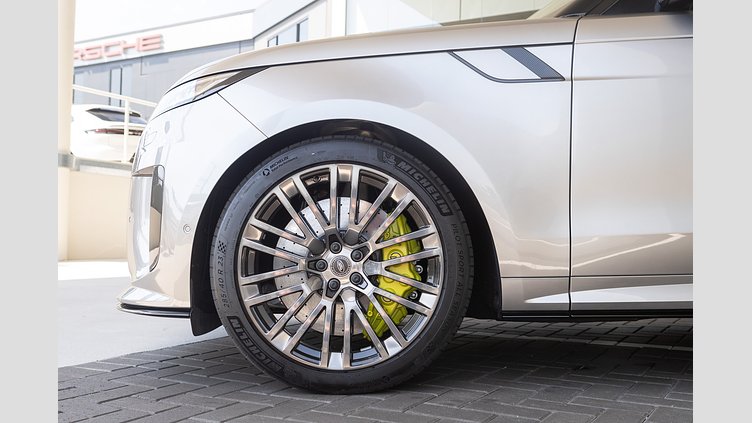 2024 Approved Land Rover Range Rover Sport Flux Silver in Gloss finish 4.4L Twin Turbo Petrol V8 - 467kW P635 SV Edition One 