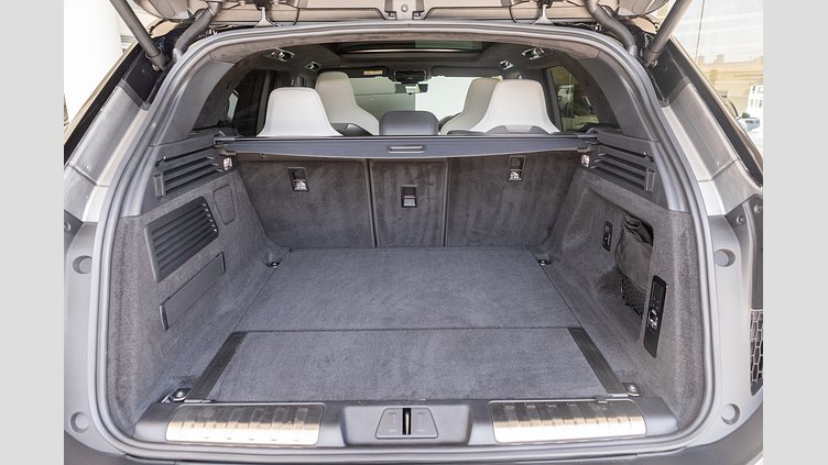 2024 Approved Land Rover Range Rover Sport Flux Silver in Gloss finish 4.4L Twin Turbo Petrol V8 - 467kW P635 SV Edition One 