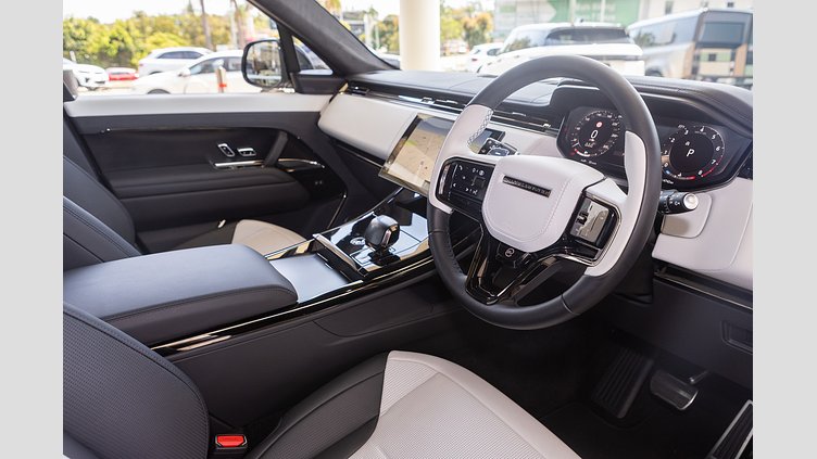 2024 Approved Land Rover Range Rover Sport Flux Silver in Gloss finish 4.4L Twin Turbo Petrol V8 - 467kW P635 SV Edition One 