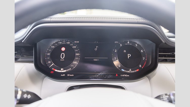 2024 Approved Land Rover Range Rover Sport Flux Silver in Gloss finish 4.4L Twin Turbo Petrol V8 - 467kW P635 SV Edition One 