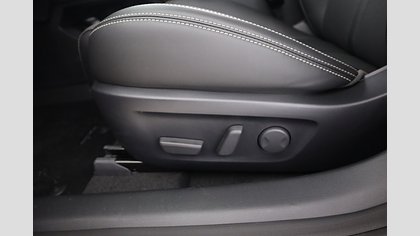 2025 Uusi Mazda 6e Soul Red Crystal 68,8 kWh Takumi (12)