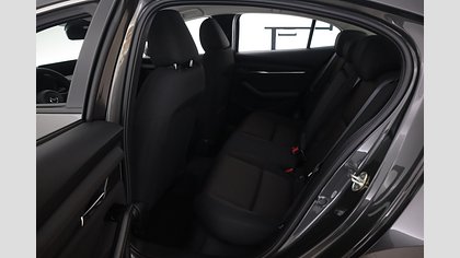 2025 Uusi Mazda 3 Machine Gray 2.5 M Hybrid e-Skyactiv G AT Centre-line (13)