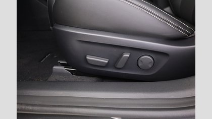 2025 Uusi Mazda 6e Machine Gray 68,8 kWh Takumi (19)