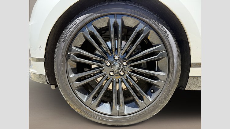 2025 Approved Land Rover Range Rover Velar Fuji White P250 Petrol Standard Wheelbase Dynamic SE