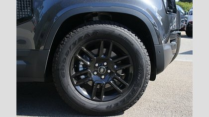 Defender 110 3