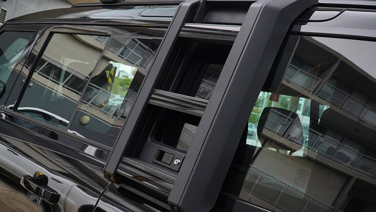 2025 New Land Rover Defender 110 Santorini Black D350 Diesel Mild Hybrid X-Dynamic SE