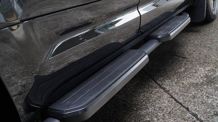 2025 New Land Rover Defender 110 Santorini Black D350 Diesel Mild Hybrid X-Dynamic SE