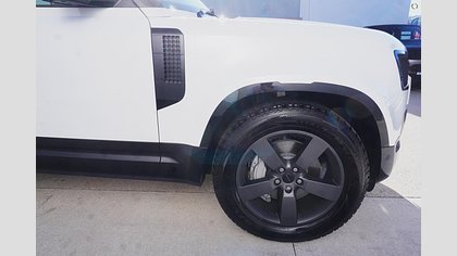 Defender 110 3