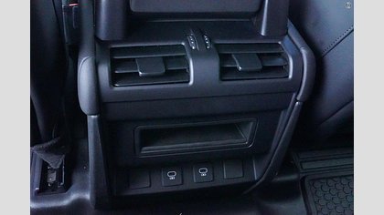 Defender 110 8