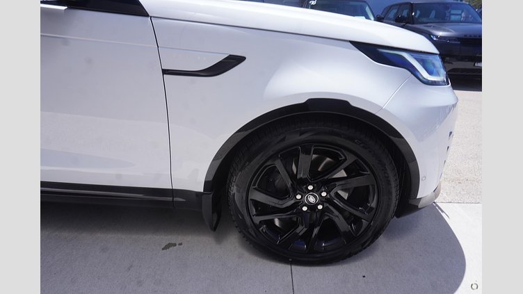 2025 Approved Land Rover Discovery Fuji White D350 Diesel Mild Hybrid Dynamic SE
