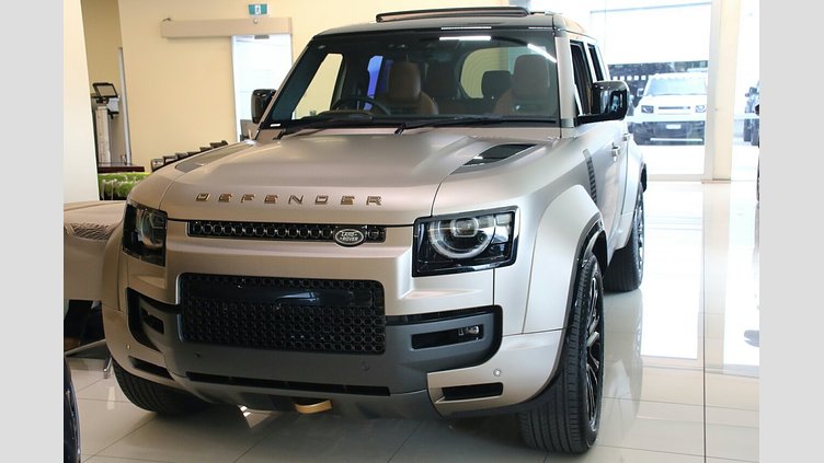 2025 New Land Rover Defender OCTA Petra Copper P635 Petrol V8 Mild Hybrid 