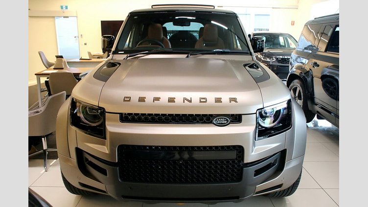 2025 New Land Rover Defender OCTA Petra Copper P635 Petrol V8 Mild Hybrid 