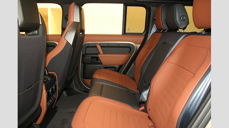 2025 New Land Rover Defender OCTA Petra Copper P635 Petrol V8 Mild Hybrid 